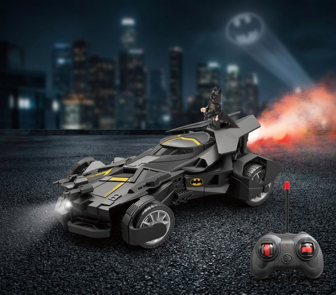 Batman-Inspired 1:20 Remote Control Spray Car with Water Mist & Lights
