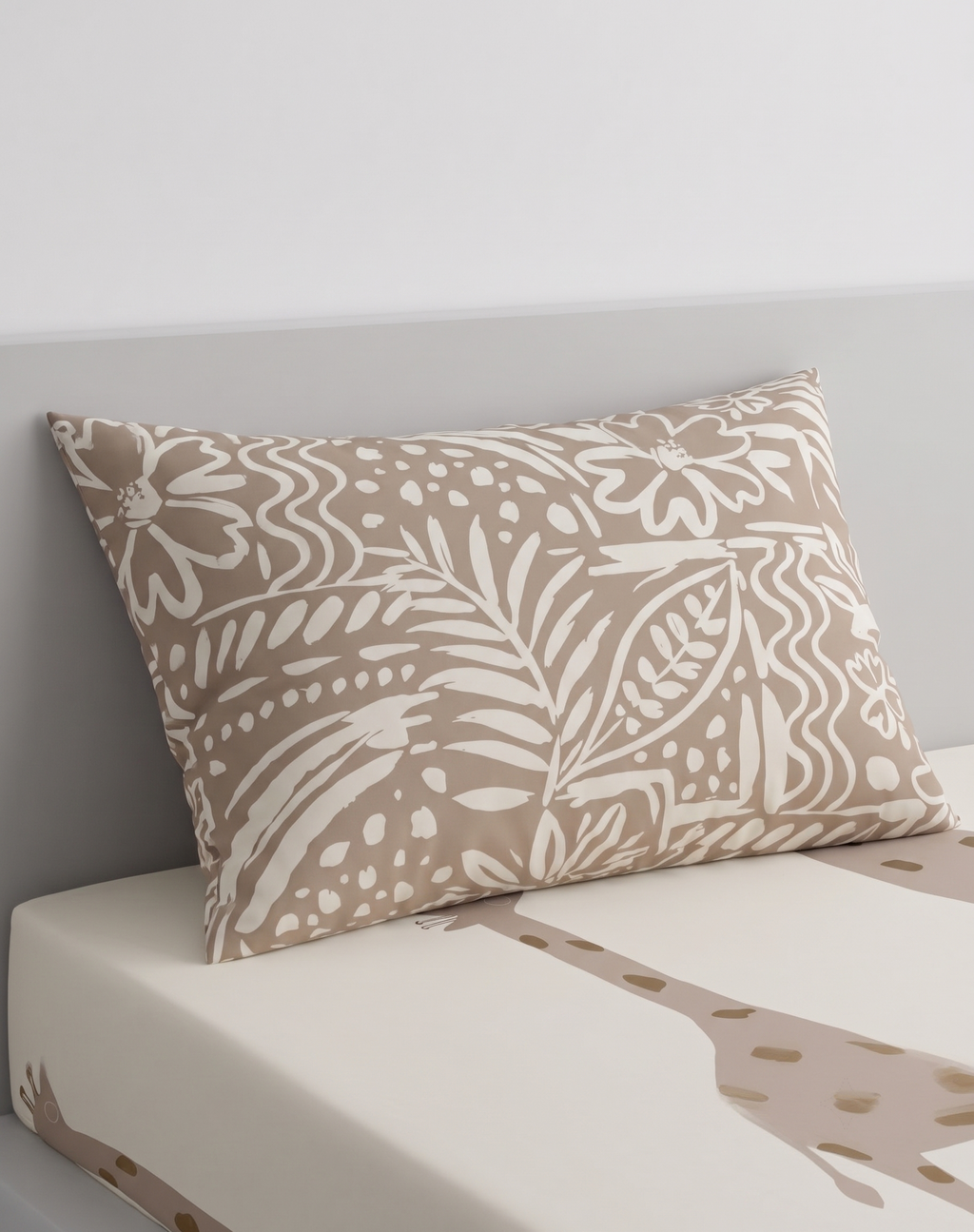 White Giraffe Themed kids Cotton Bed Sheet