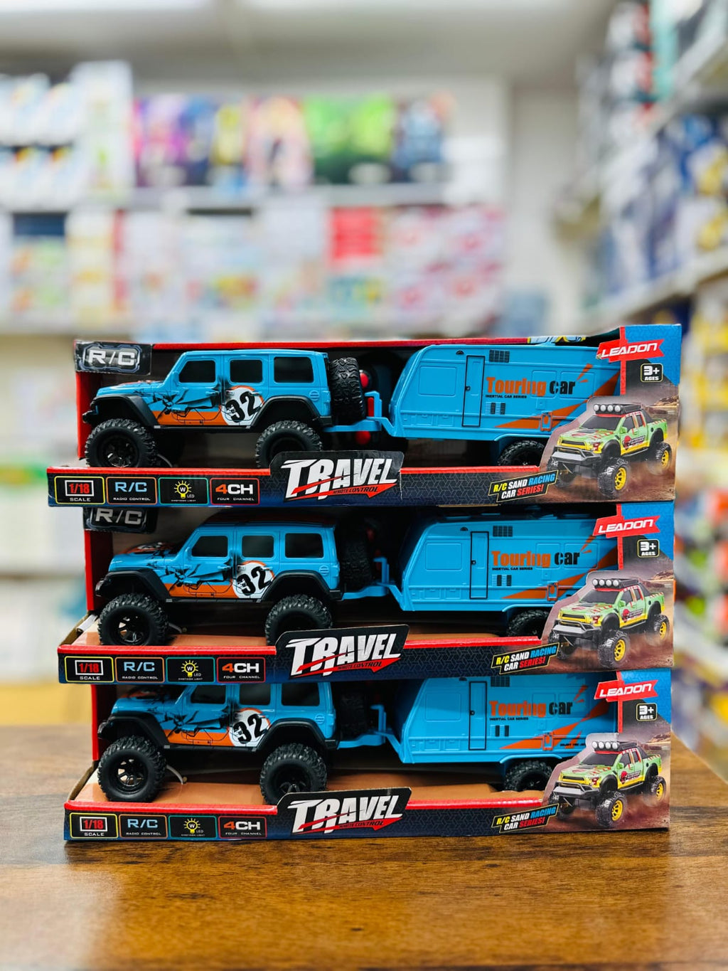 1/18 Scale Travel Cross-Country SUV  Double Cabin Jeep with Touring Trailer
