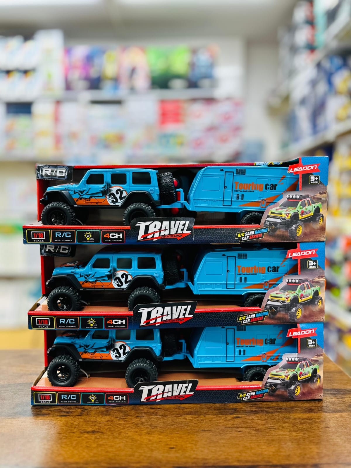 1/18 Scale Travel Cross-Country SUV  Double Cabin Jeep with Touring Trailer